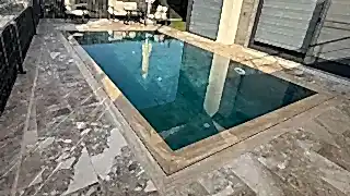 Kuşadası Soğucak'ta Gizli Savak Sistemli 7x3 21 Metrekarelik Havuz